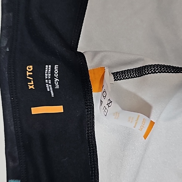 Lucy Studio Hatha Capri Leggings Black Tropical Print Size XL - Picture 9 of 9